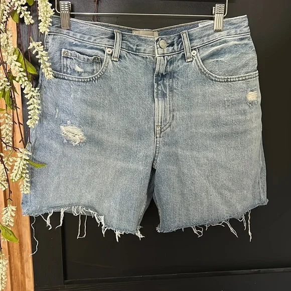 EVERLANE The relaxed Denim Short. Size 28 - Picture 2 of 11